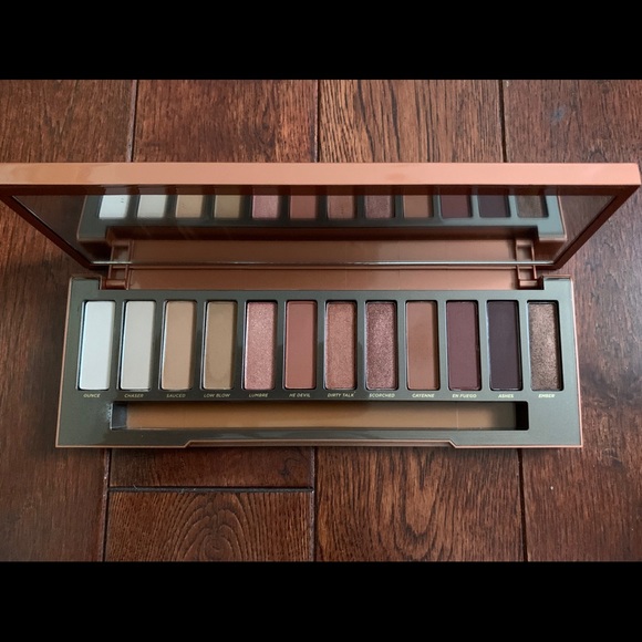 Urban Decay Naked Heat Palette - Picture 2 of 3